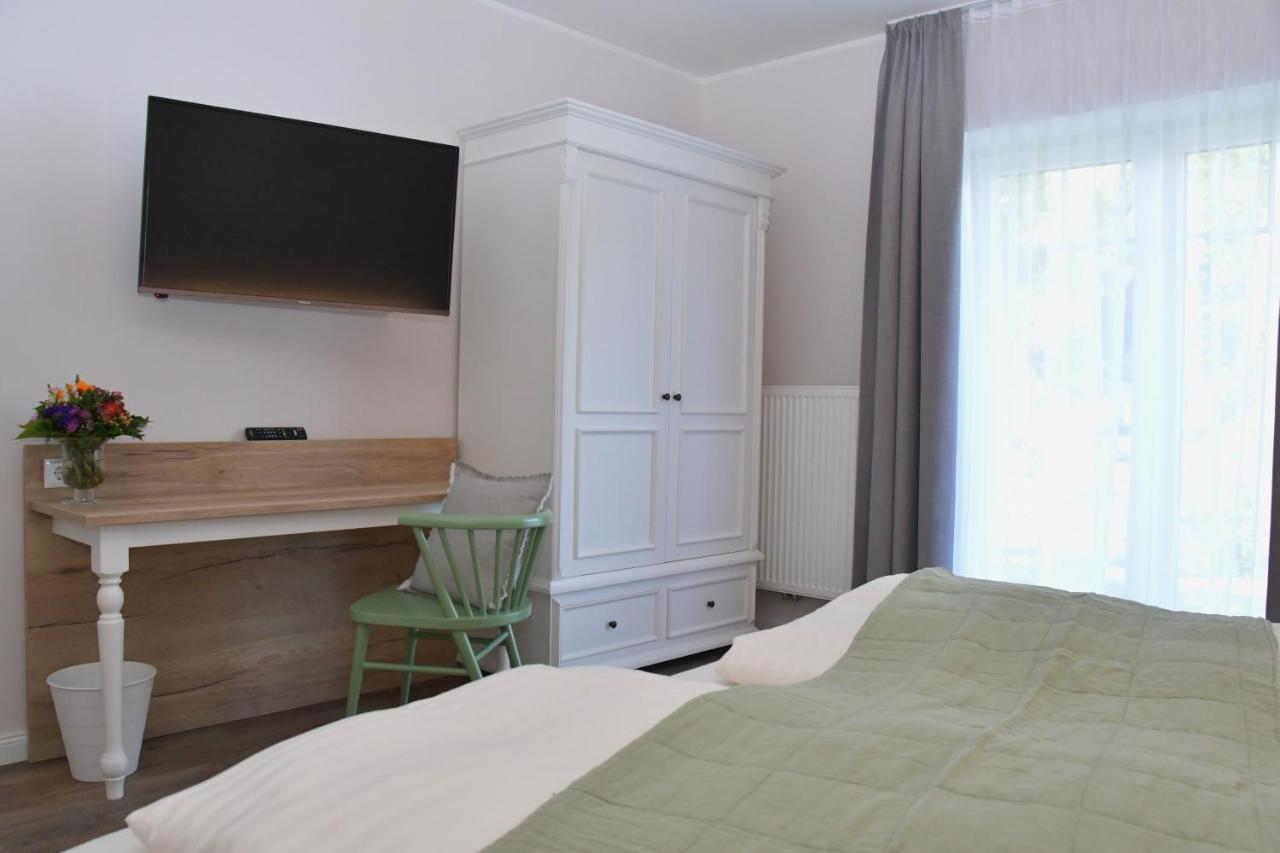 Landhaus Hamester - Hotel & Restaurant Basthorst  ภายนอก รูปภาพ