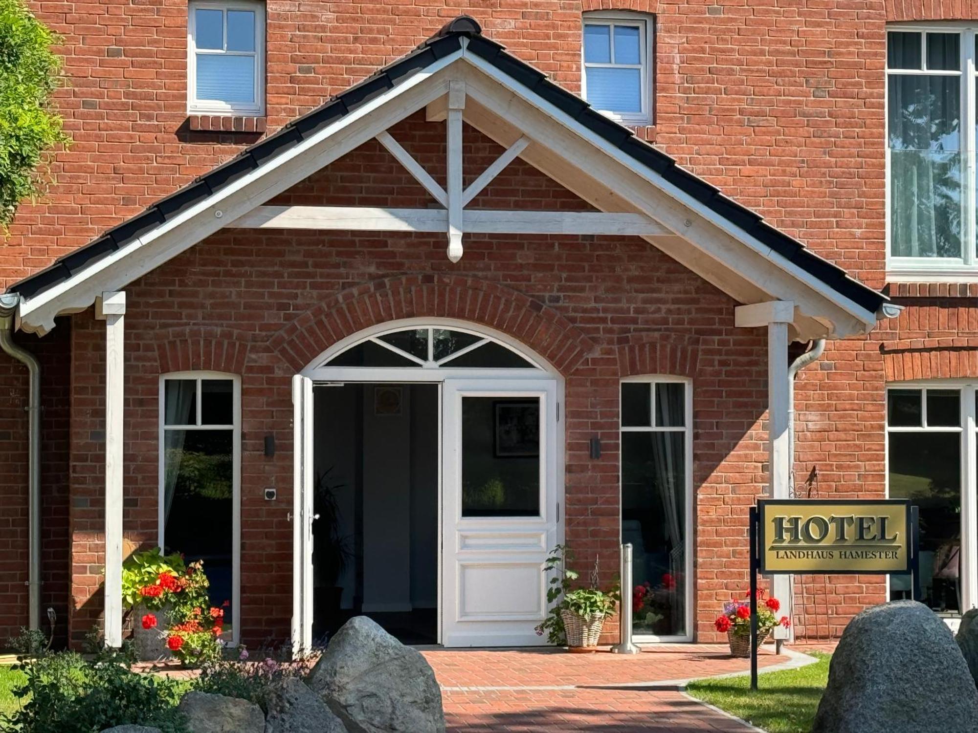 Landhaus Hamester - Hotel & Restaurant Basthorst  ภายนอก รูปภาพ